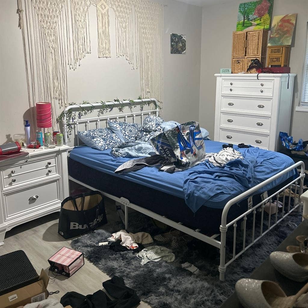1 bedroom in 2 bed 1 bath apartment