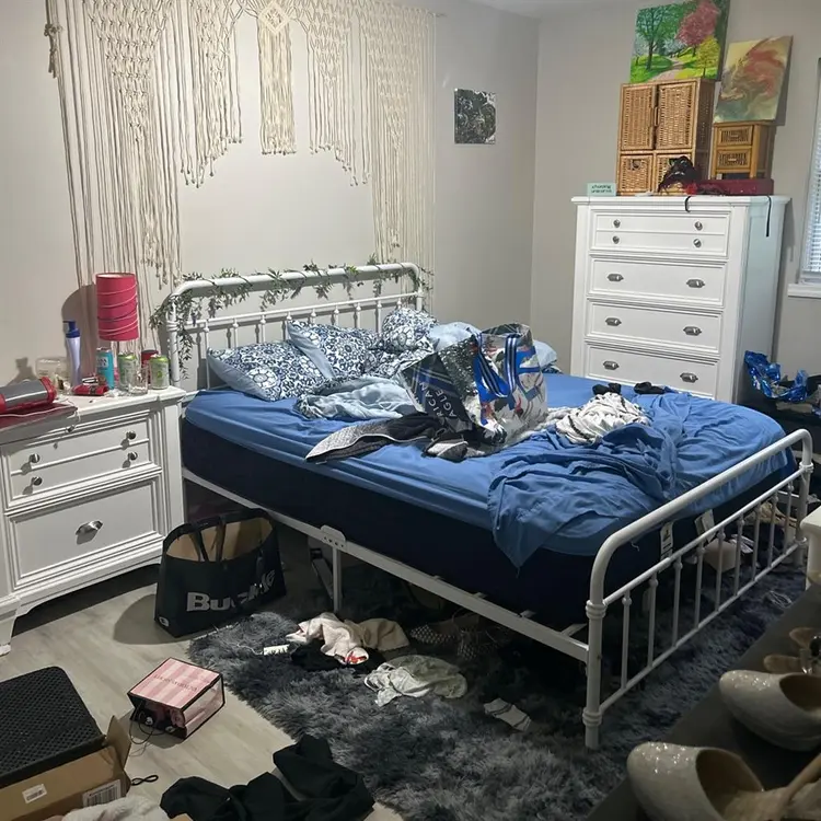1 bedroom in 2 bed 1 bath apartment