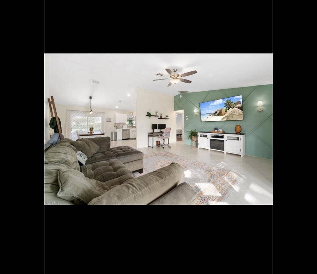 Looking for a Roomate