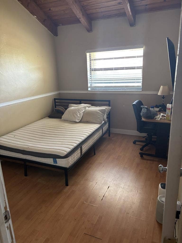 PALMETTO BAY ROOM