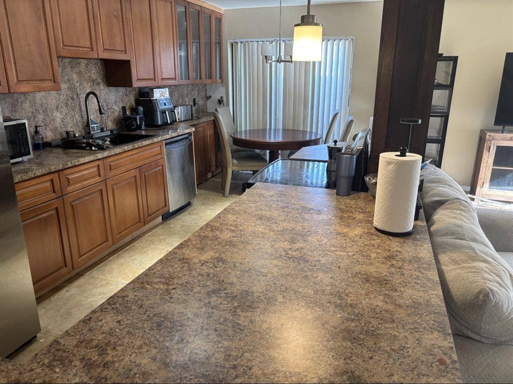 PALMETTO BAY ROOM