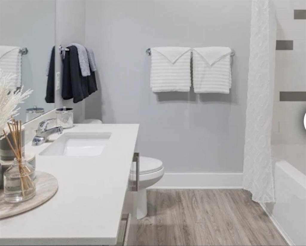 Room & Private Bath Avail 7/1/26