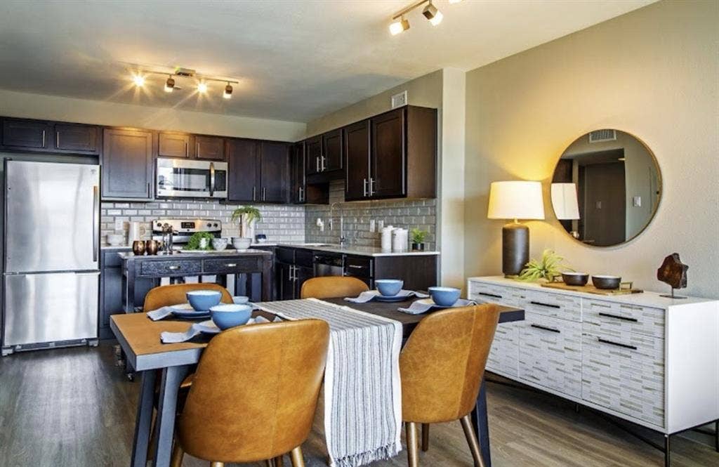 Roommate wanted in 77098