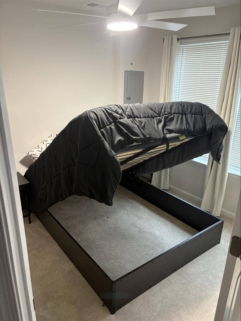2 rooms available