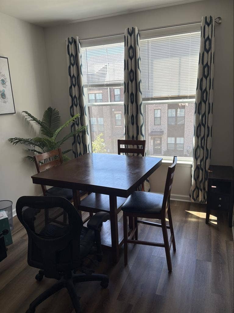 1 room available