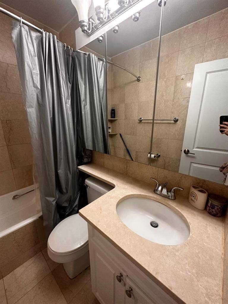 Bright UES Room + Private Bath
