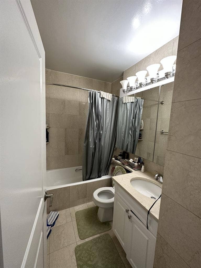 Renting the room in upper east side