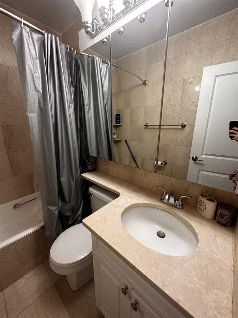 Renting the room in upper east side
