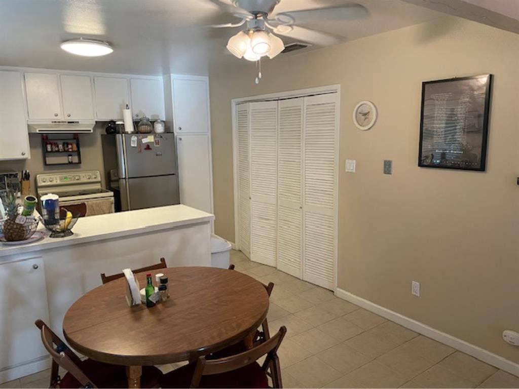 Room available in 2-bd 1-bath apt