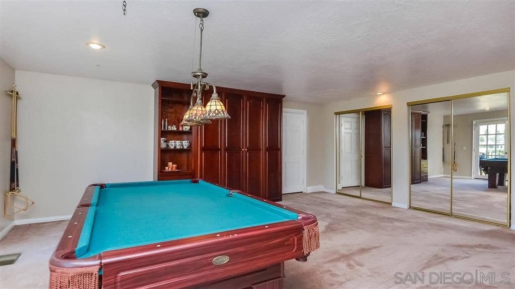 BIG ROOM VIEWS MANSION 4 STRY HOUSE