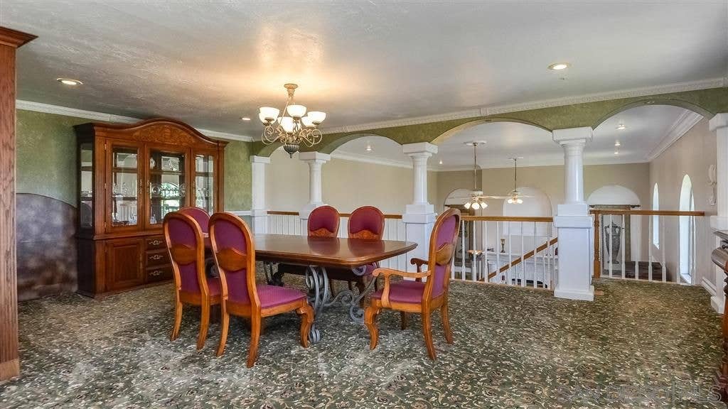 BIG ROOM VIEWS MANSION 4 STRY HOUSE