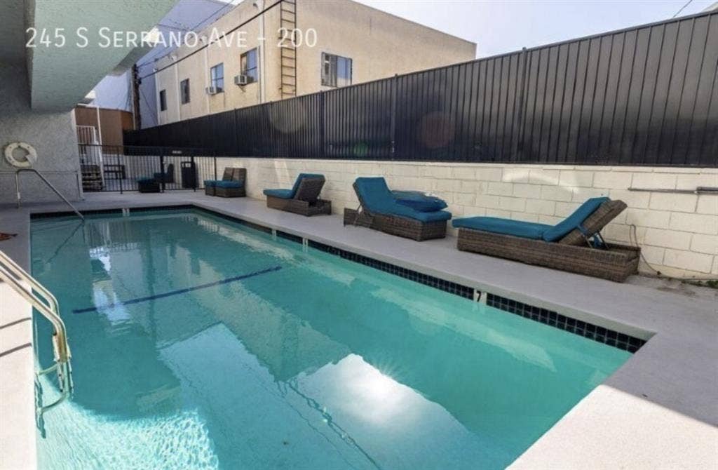 2 Bed 2 Bath in LA is move in ready