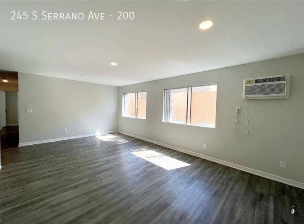 2 Bed 2 Bath in LA is move in ready