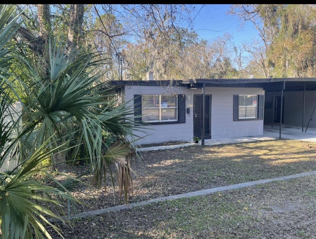 FURNISHED ROOMS FOR RENT
