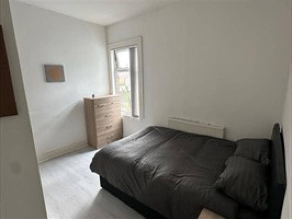 1 double bedroom available