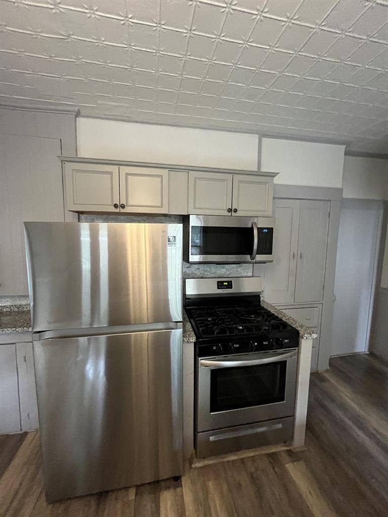 Dover Room for Rent!