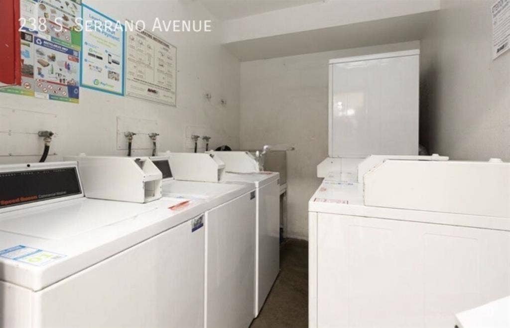 Newly Renovated apt in Korea town