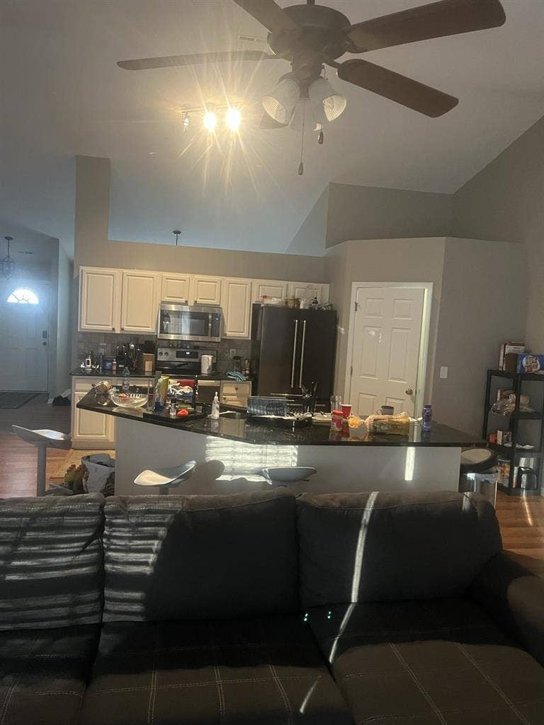 Room for rent. No pets allowed.
