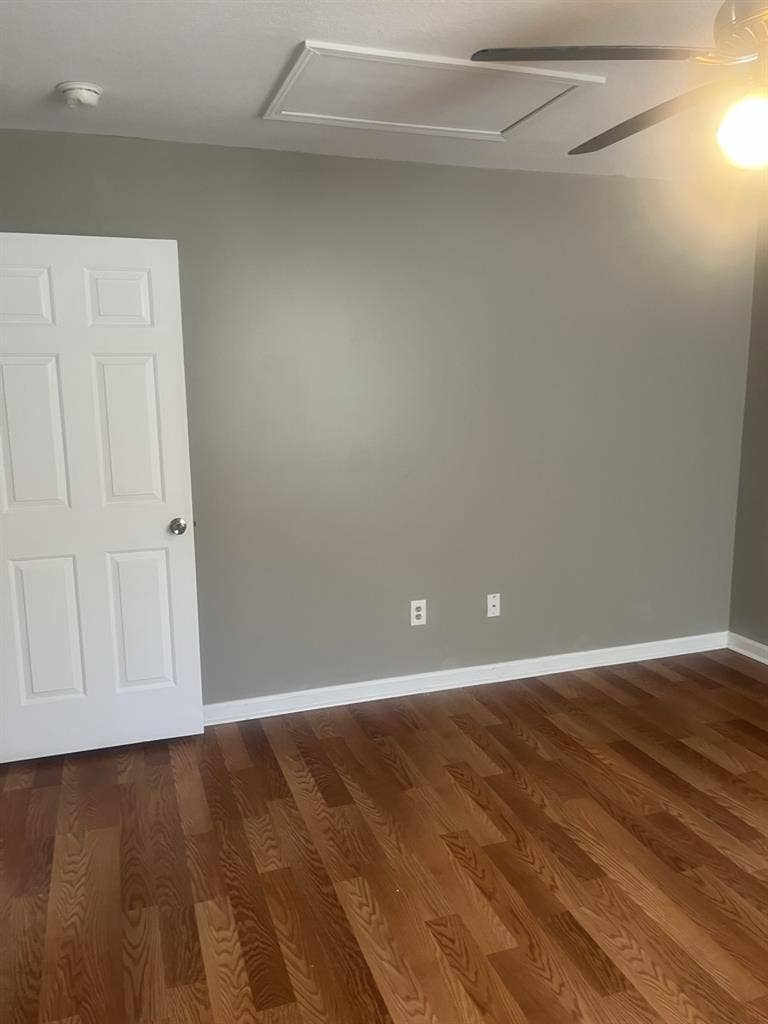 Room for rent. No pets allowed.