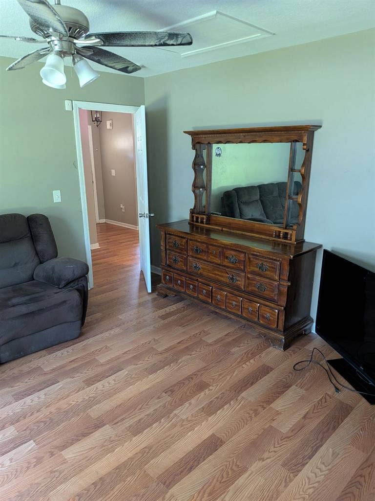 Room for rent. No pets allowed.
