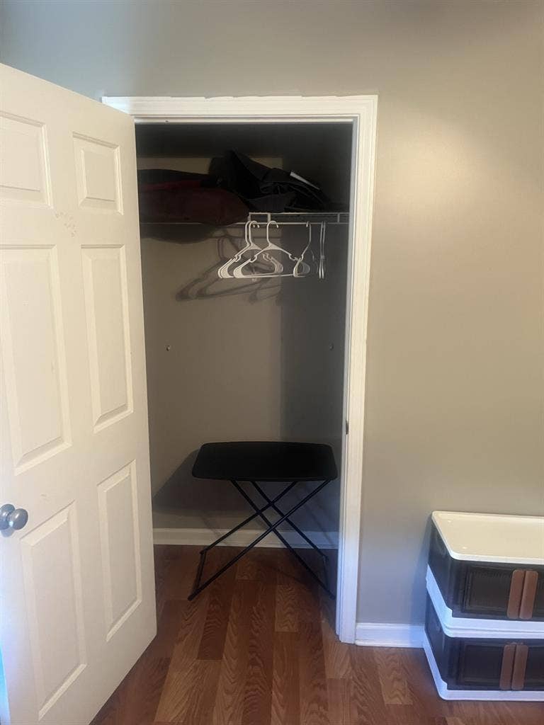 Room for rent. No pets allowed.