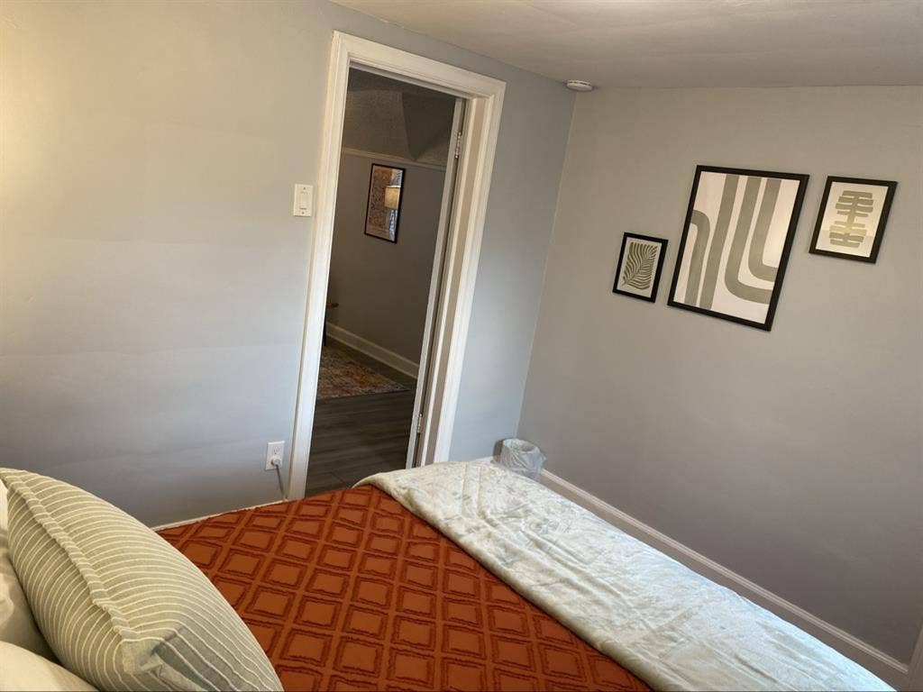 Private room in shared 4bdrm house