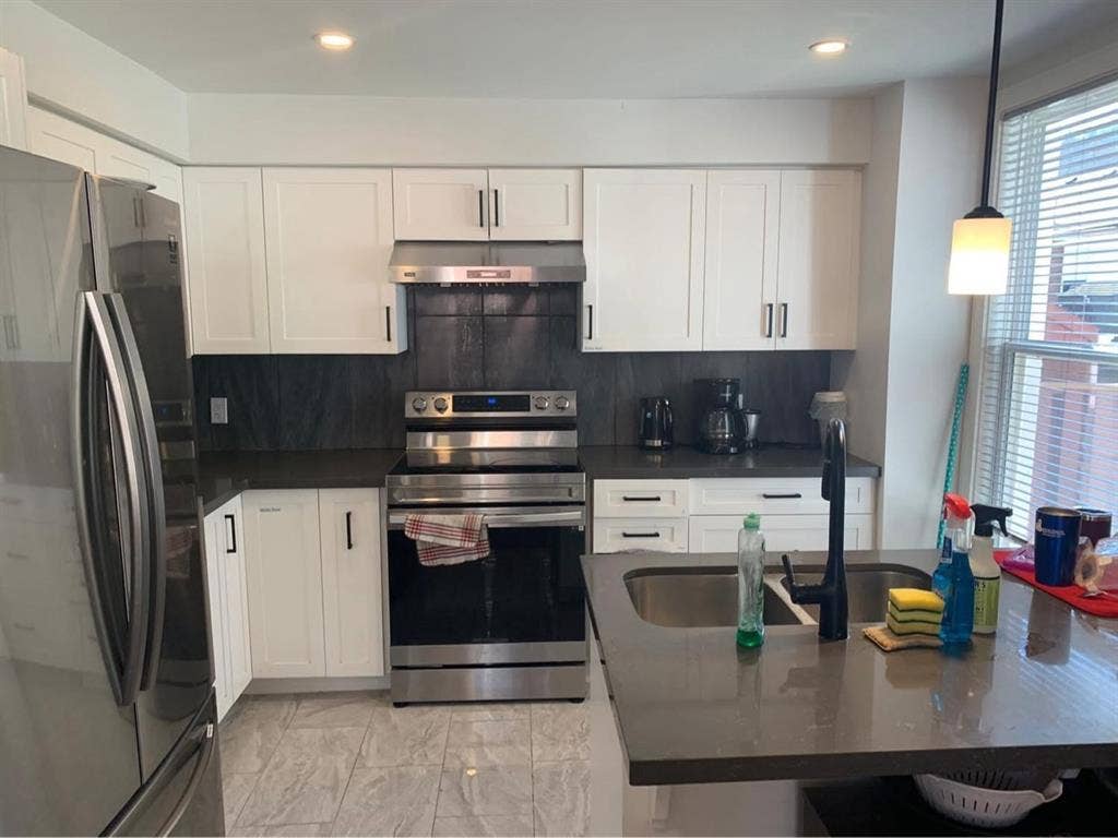 1 room near Mc Master university