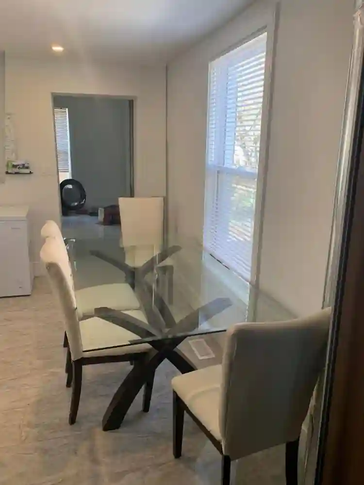 1 room near Mc Master university