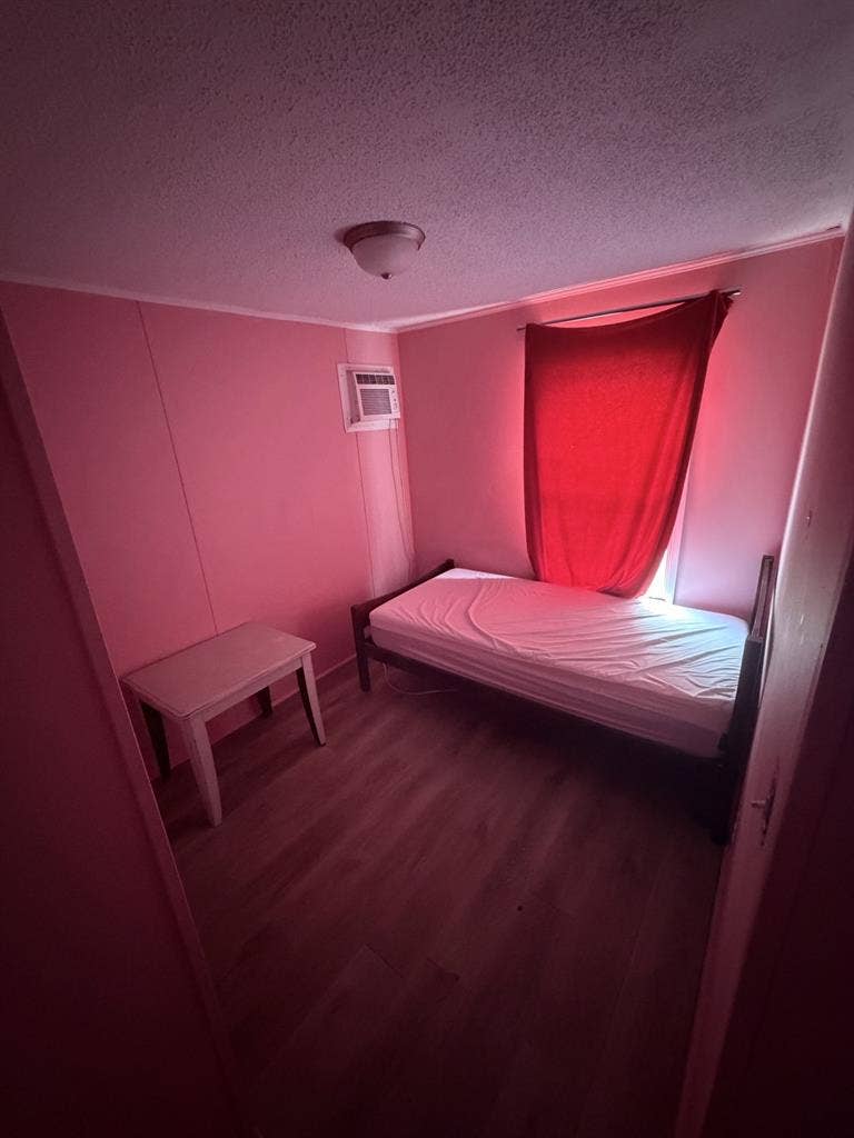 Room for rent. 650 a month.