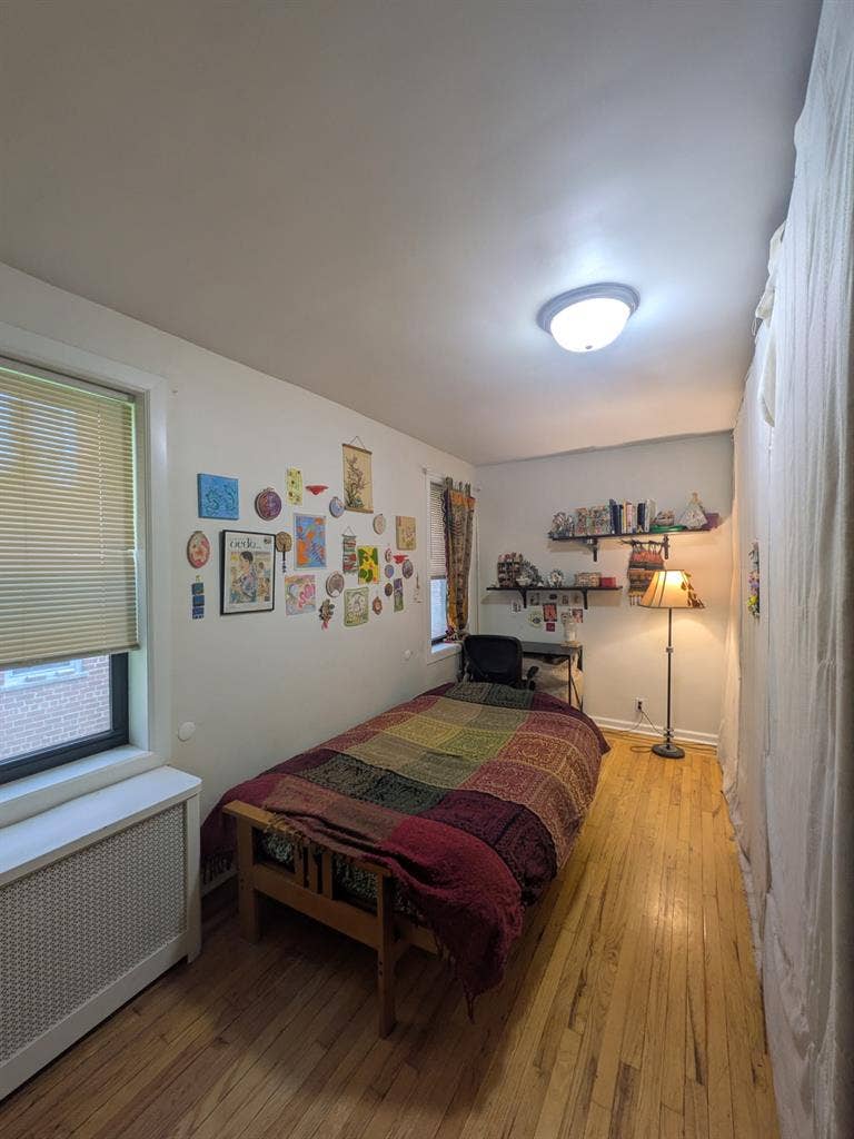 Roommate needed in Elmhurst