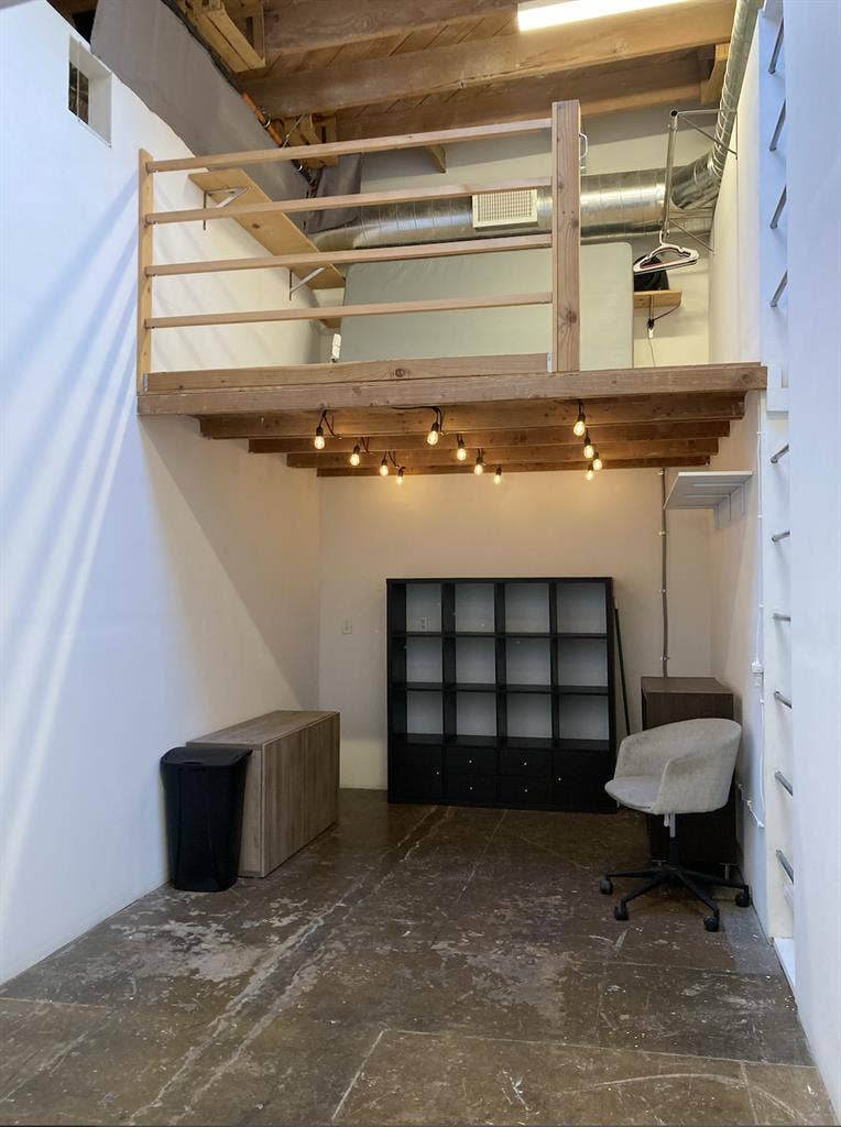 Live/Work Loft - Room for Rent