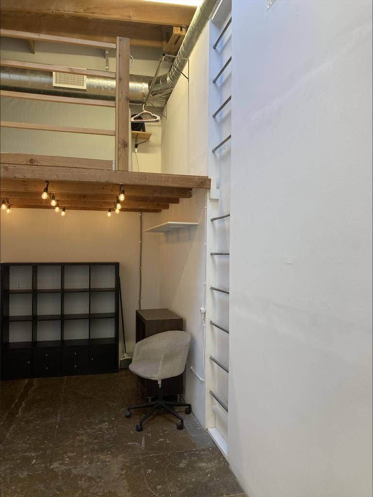 Live/Work Loft - Room for Rent