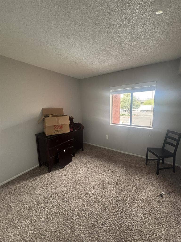1 Bath, washer dryer with balconyy