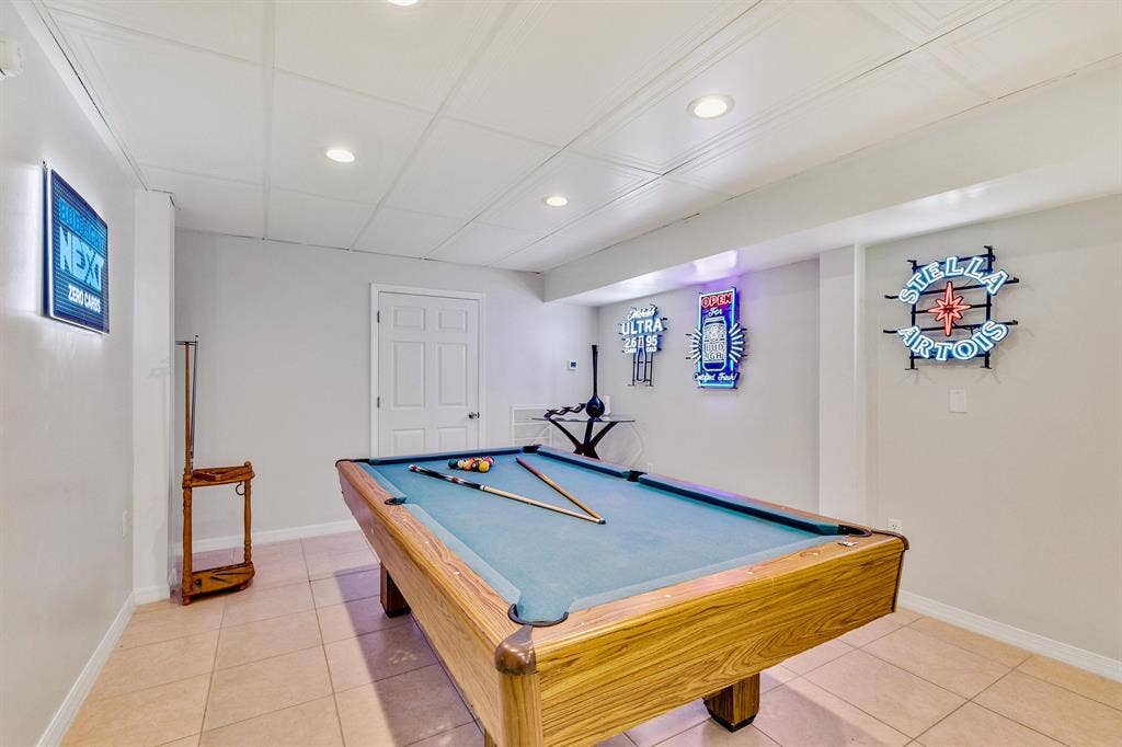 Private Entrance W/ QueenBed