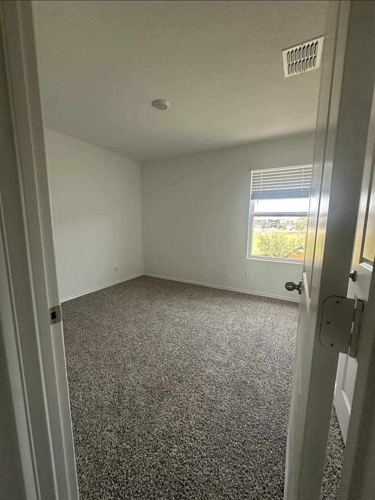 2 Upstairs Bedrooms for Rent