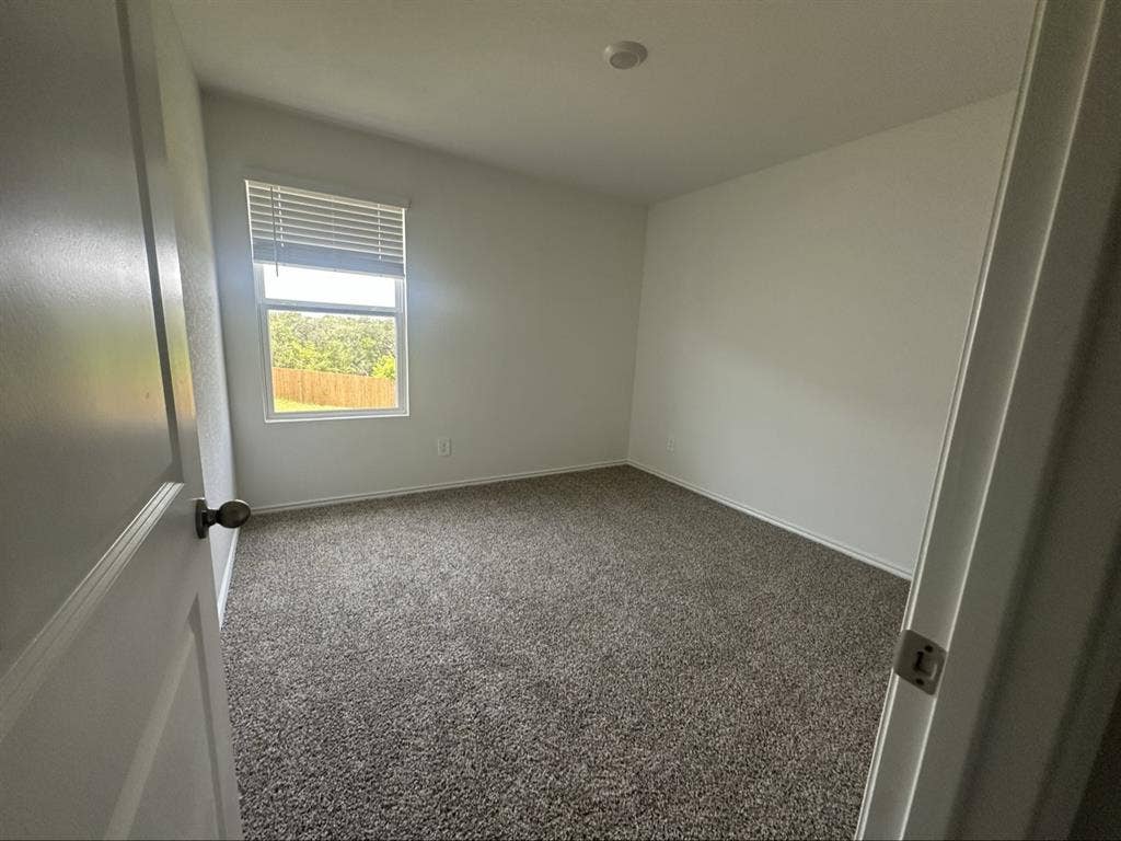 2 Upstairs Bedrooms for Rent