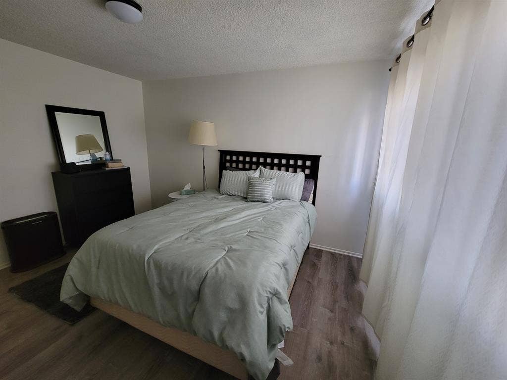 Private Furnished Bedroom/ Bathroom