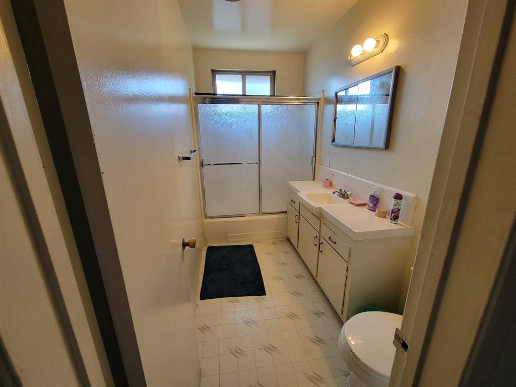 Private Furnished Bedroom/ Bathroom