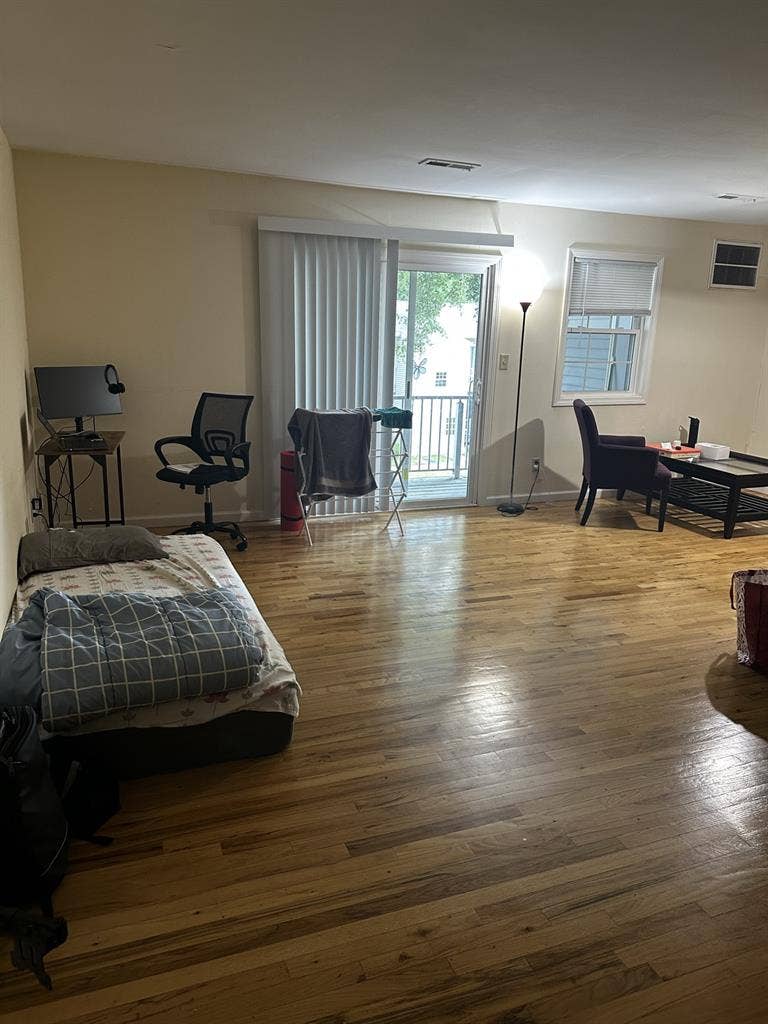 Shared 1Bed furnished apartment