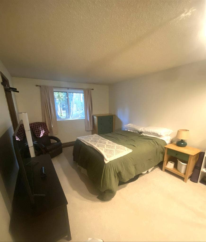 Room available for rent (sublet)
