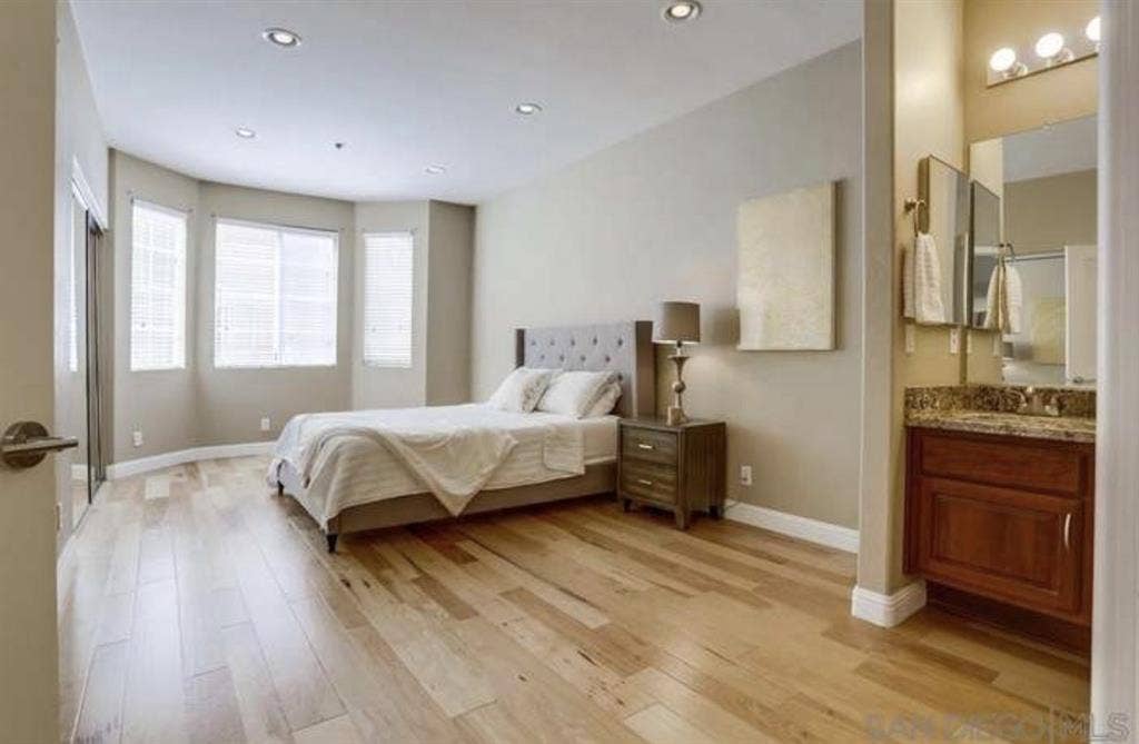 Looking for a Roomie! (Shared Room)