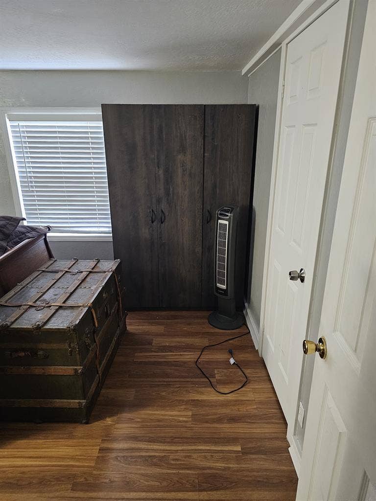 Unfurnished bedroom for rent