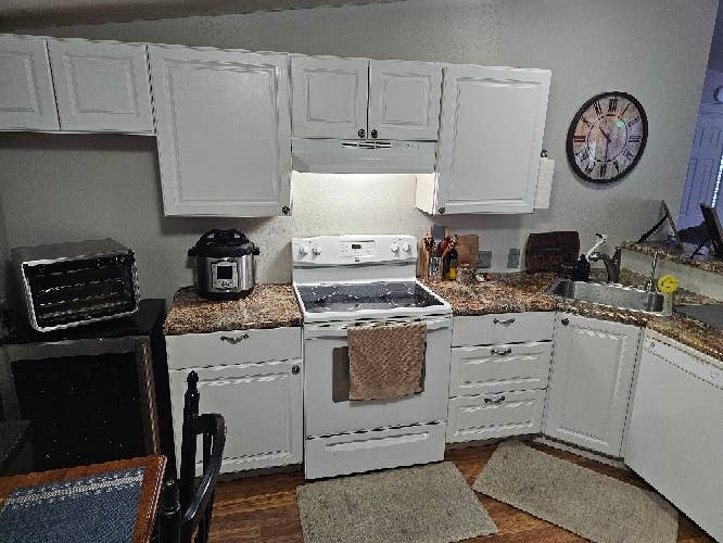 Unfurnished bedroom for rent