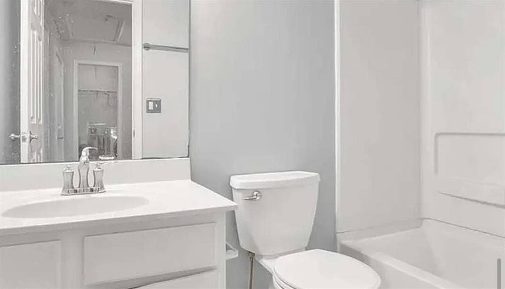 Modern Room 10 Mins from Airport