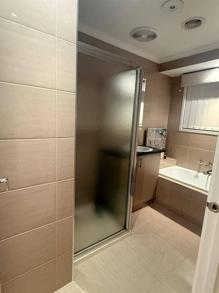 Looking for 1 or 2 roommates