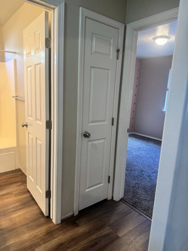 2 rooms and 1 bath
