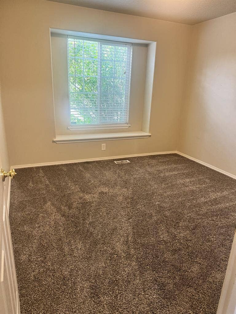 2 rooms and 1 bath