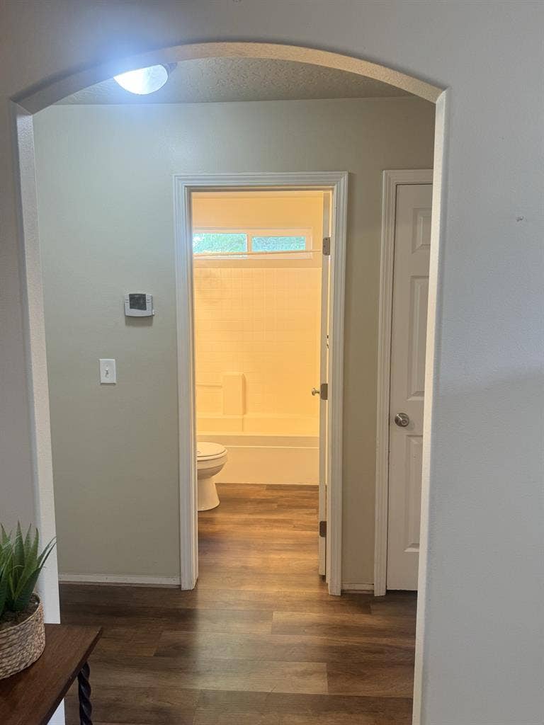 2 rooms and 1 bath