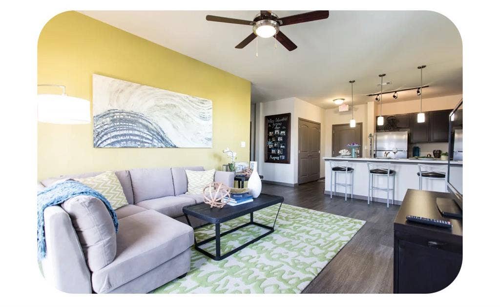 LEASE AVAILABLE - Progress 910