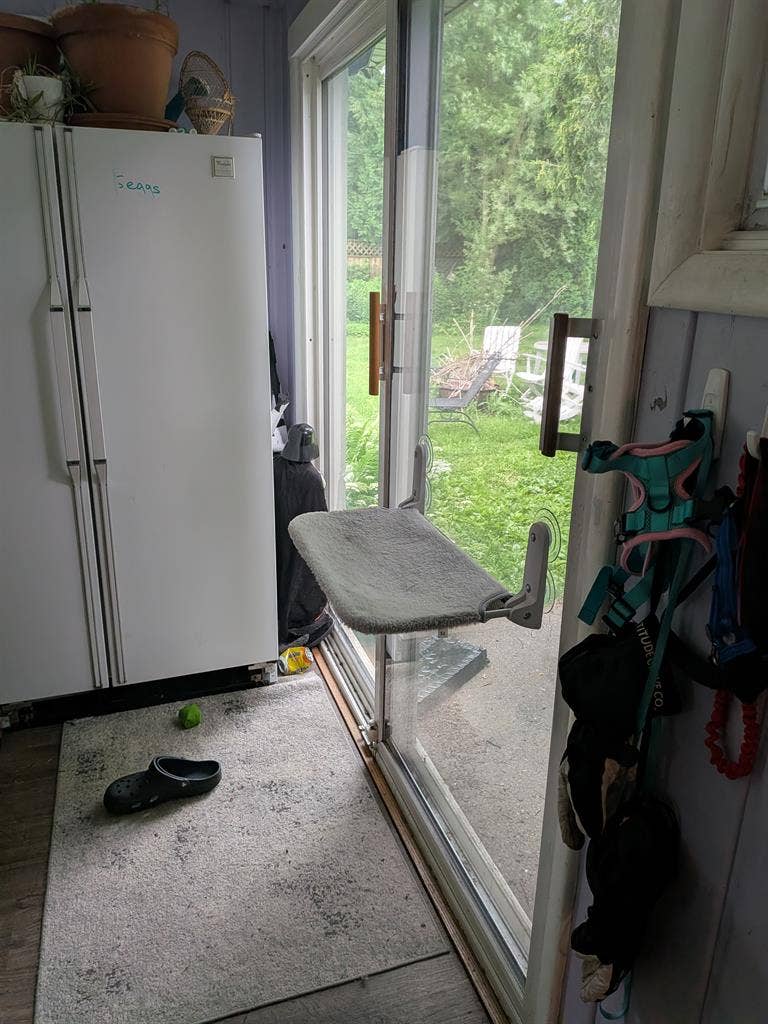 2 rooms available in cozy 4 bedroom